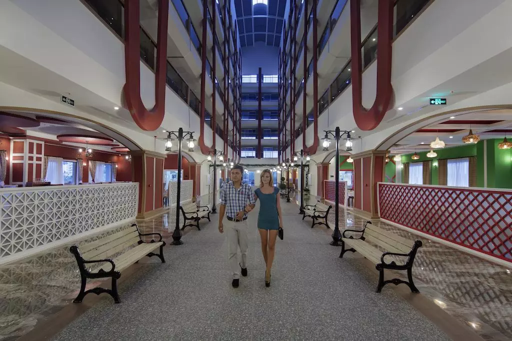 هتل سنزا د این ریزورت آلانیا